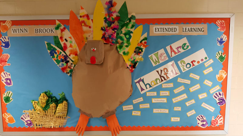 Bulletin board with a turkey in the middle